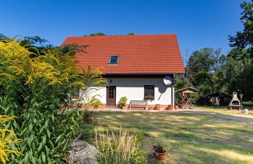Werben Apartment | Apartment Erle, comb. Living room/bedroom/kitchenette, shower/WC (1 bedroom in the attic) - Zimmermanns Ferienhof