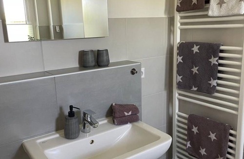 Ruckingen Apartment | Apartment 'Erlensee' with Private Terrace, Private Garden and Wi-Fi