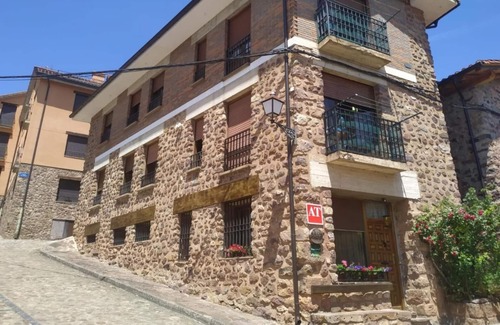 El Rasillo de Cameros Apartment | Apartment 'Luar 3' with Mountain View and Wi-Fi
