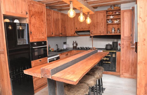 La Pobla de Lillet Apartment | Apartment