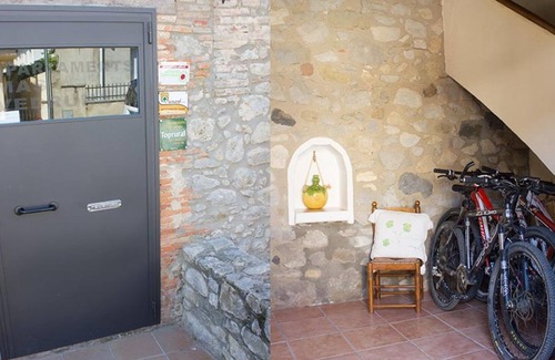 Les Planes d'Hostoles Apartment | Apartment with Balcony