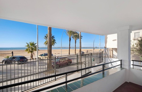 Sanlucar de Barrameda Apartment | Apartment "Sol y mar" with Balcony & A/C