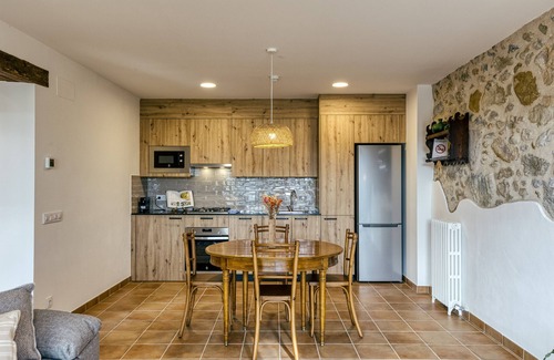 La Vall d'en Bas Apartment | Apartment 'La Cabanya De La Rovira - Baix' with Mountain View, Terrace and Wi-Fi