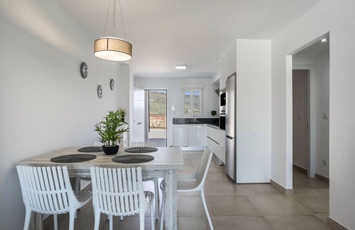 Atlanterra Apartment | Apartment 'Apartamento Poniente' with Sea View, Wi-Fi and Air Conditioning