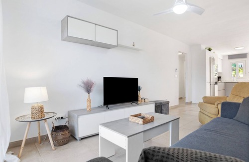 Atlanterra Apartment | Apartment 'Bajo Con Jardín Privado Atalanterra' with Sea View, Shared Pool and Wi-Fi