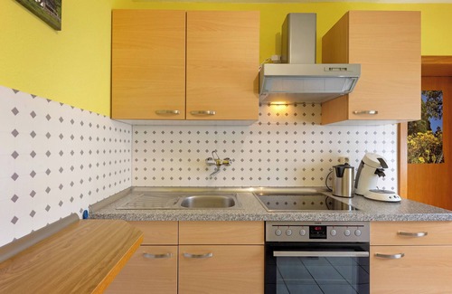 Hochwaldhausen Apartment | Apartment 'Eva' with Private Terrace, Shared Garden and Wi-Fi