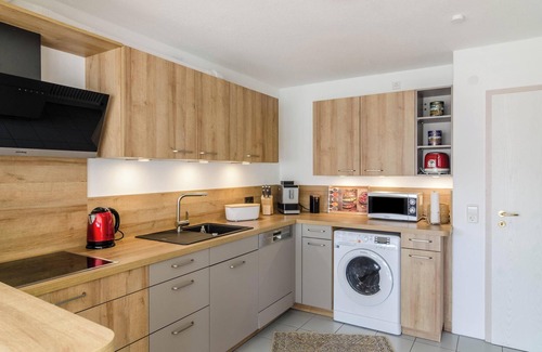 Owingen Apartment | Apartment 'Ferienparadies Bodensee Fewo2' with Mountain View, Shared Pool and Wi-Fi