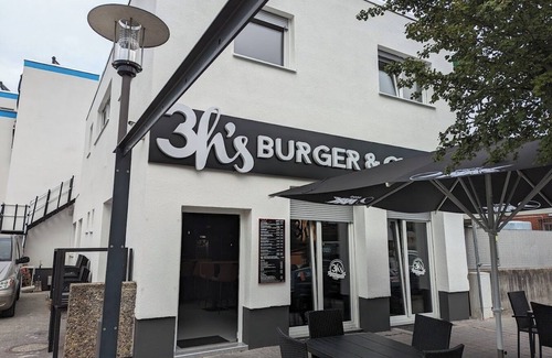 Ruesselsheim Apartment | Apartment for 4-6 persons with balcony in the shopping center