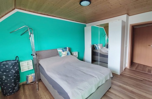 Raschau-Markersbach Apartment | Apartment 'Fewo Raschau' with Mountain View, Shared Terrace and Wi-Fi