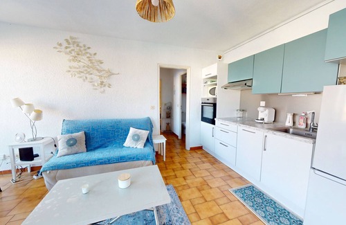 Le Port Apartment | Apartment for 4 with boats view