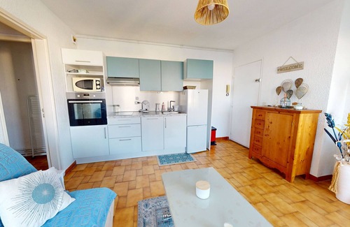 Le Port Apartment | Apartment for 4 with boats view