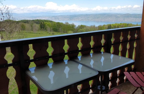Thollon-les-Memises Apartment | Apartment for 6 persons with magnificant lake view.