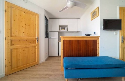 Le Couchant Apartment | Apartment F2 terrace "Port Athena" 150 m from the beach