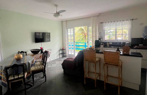 Litoral de Sao Paulo Apartment | Apartment facing the sea, right on the sand