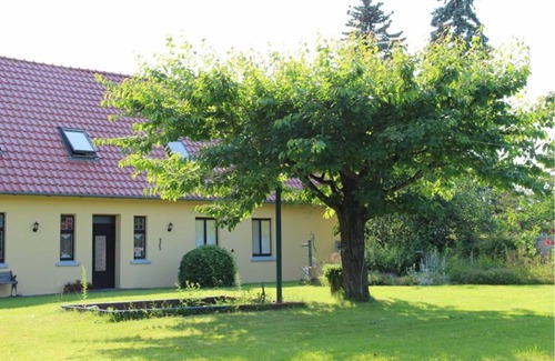Ahrenshagen-Daskow Apartment | Apartment family Braatz in Ahrenshagen, 22km to the Baltic Sea - 1-room vacation apartment