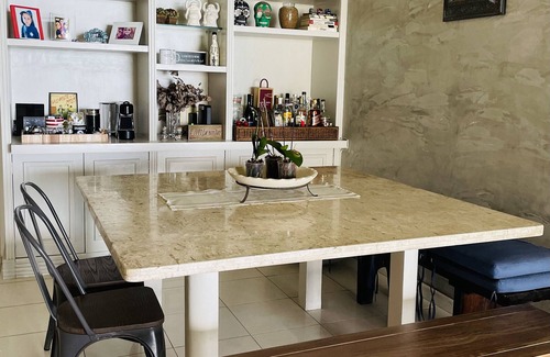 Sao Conrado Apartment | Apartment facing the beach and back to the mountain!