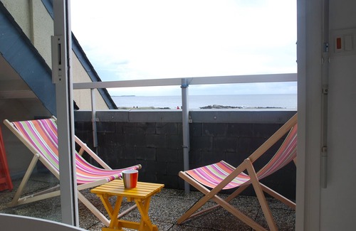 Piriac-sur-Mer Apartment | Apartment facing the sea in Piriac sur Mer. 2023 stage town for the Solitaire du Figaro.