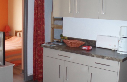 Soustons Apartment | Apartment facing the marine lake a 1. 5 km from the ocean FR5KKC83