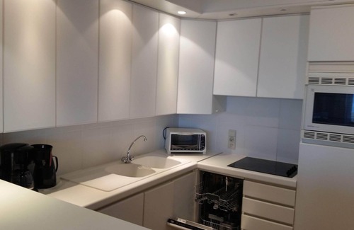 Sint-Idesbald Apartment | Apartment facing the sea with balcony, very bright with garage