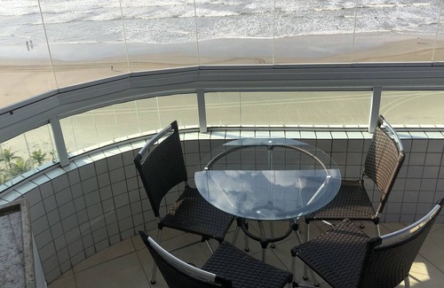 Balneario Paqueta Apartment | Apartment facing the sea with barbecue on the balcony, 2 parking spaces, 3 bedrooms