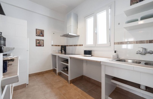 Aldover Apartment | Apartment 'Familiar En Aldover' with Mountain View, Wi-Fi and Air Conditioning