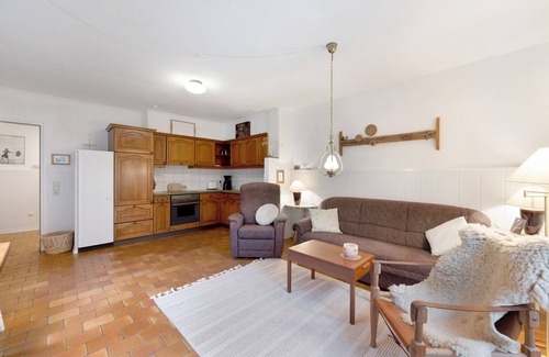 Joldelund Apartment | Apartment 'Familie Franke' with Shared Terrace, Shared Garden and Wi-Fi