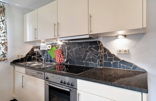 Hundsbach Apartment | Apartment 'Familienwohnung Simba' with Mountain View, Shared Garden and Wi-Fi