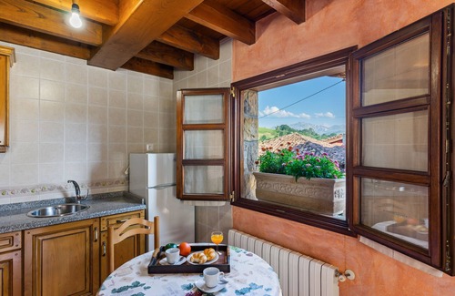 Llenin Apartment | Apartment 'Fana' with Mountain View, Private Garden and Wi-Fi
