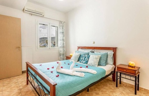 Perivolia Apartment | Apartment 'Fanis Family House' with Balcony, Wi-Fi and Air Conditioning