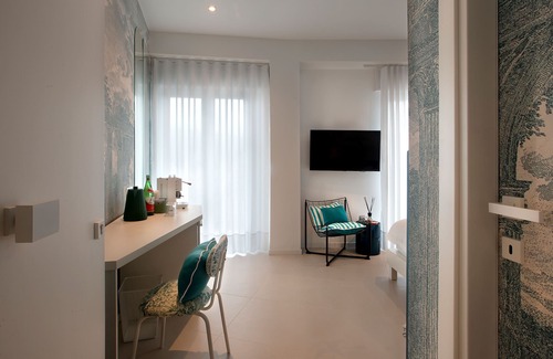 Pompei Apartment | Apartment 'Farella' with Mountain View, Wi-Fi and Air Conditioning