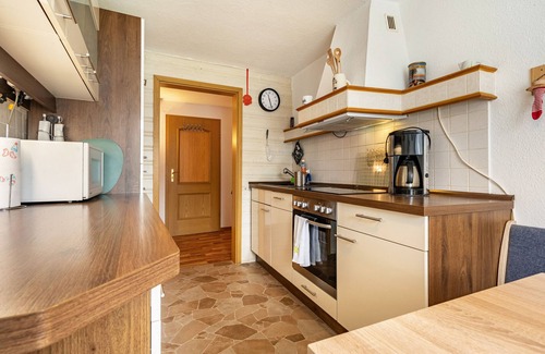 Rabenau Apartment | Apartment 'Ferienwohnung Zum Specht' with Mountain View, Private Terrace and Wi-Fi