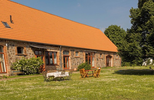 Temmen-Ringenwalde Apartment | Apartment 'Ferienwohnung Hof Luisenau' with Private Garden, Balcony and Wi-Fi