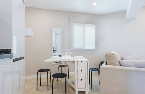 Macarena Apartment | Apartment 'Fedriani' with Wi-Fi and Air Conditioning