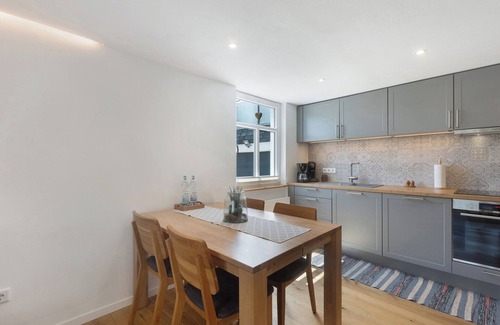 Ortsmitte Apartment | Apartment 'Feldmann Auf Der Mauer' with Shared Garden and Wi-Fi