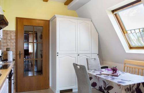 Lauterbach Apartment | Apartment 'Ferienwohnung Vierheller' with Balcony and Wi-Fi