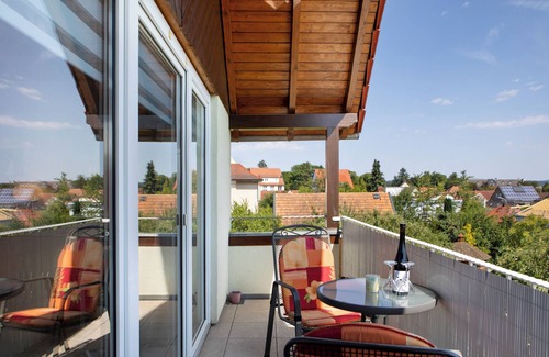 Lauterbach Apartment | Apartment 'Ferienwohnung Vierheller' with Balcony and Wi-Fi