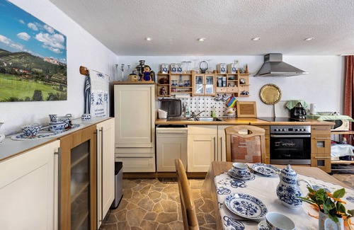 Zothen Apartment | Apartment 'Ferienwohnung Im Burgenland' with Mountain View, Shared Terrace and Wi-Fi