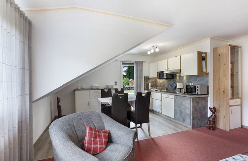 Schwalefeld Apartment | Apartment 'Ferienwohnung Becker Typ B' with Mountain View, Shared Garden and Wi-Fi