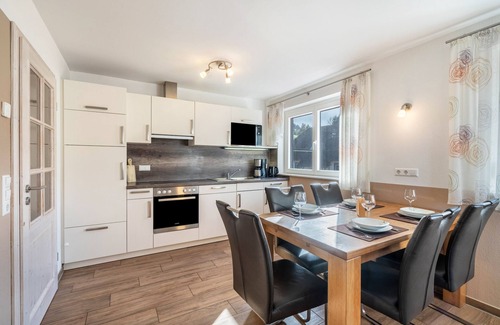 Winden im Elztal Apartment | Apartment 'Ferienwohnung Heuboden' with Shared Terrace, Shared Garden and Wi-Fi