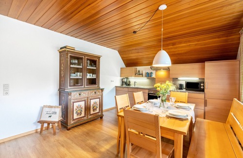 Winden im Elztal Apartment | Apartment 'Ferienwohnung Tannengrün' with Shared Terrace, Shared Garden and Wi-Fi