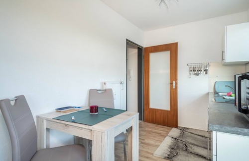 Schnetzenhausen Apartment | Apartment "Ferien am See 8" with Garden & Wi-Fi