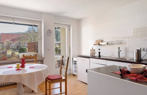 Germete Apartment | Apartment 'Ferienwohnung Am Kurpark' with Private Terrace and Wi-Fi