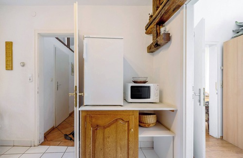 Maring-Noviand Apartment | Apartment 'Ferienwohnung Abtei Klosterhof' with Shared Terrace, Shared Garden and Wi-Fi