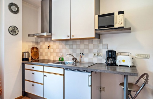 Vollan Apartment | Apartment "Ferienhof Turmwirt Gala" with Mountain View, Shared Pool & Wi-Fi