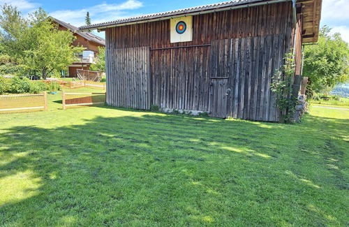Schwarzenberg Apartment | Apartment 'Ferienwohnung In Altem Bauernhaus' with Mountain View, Private Garden and Wi-Fi