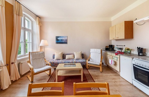 Krakow am See Apartment | Apartment 'Ferienwohnung 7' with Shared Terrace and Shared Garden