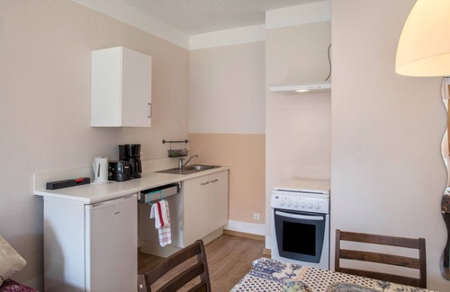 Krakow am See Apartment | Apartment 'Ferienwohnung 2 Mit Hund' with Shared Terrace and Shared Garden