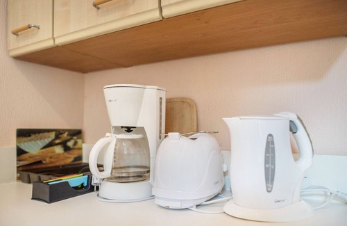 Krakow am See Apartment | Apartment 'Ferienwohnung 8' with Shared Terrace and Shared Garden