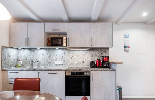 Sankt Georgen im Schwarzwald Apartment | Apartment 'Ferienwohnung Weideblick' with Mountain View, Shared Terrace and Wi-Fi