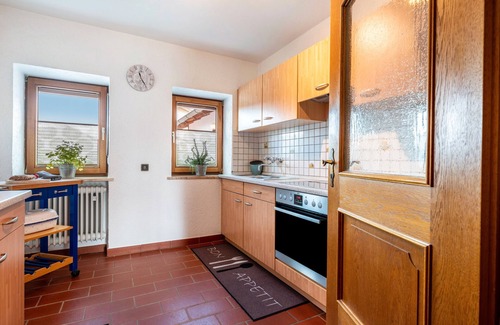 Waging am See Apartment | Apartment 'Ferienwohnung Köberich' with Mountain View, Private Terrace and Wi-Fi